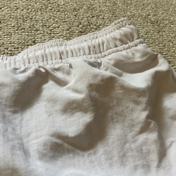 Aritzia TNA Big Easy Short - Picture 4 of 4